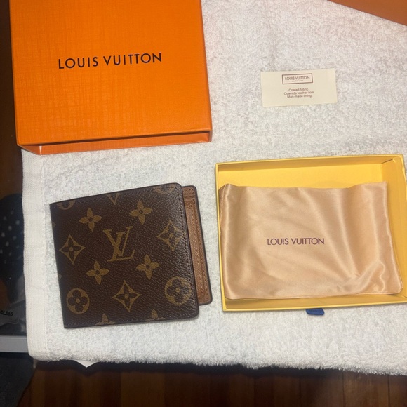 LV Monogram Brown Wallet - Picture 4 of 8